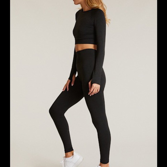 2 Piece Black Work Out Yoga Set/ Activewear - Picture 5 of 6